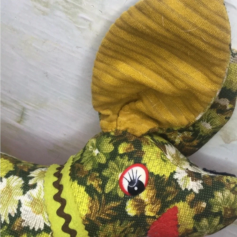 Vintage 70s Green Daisy Print Dachshund stopper Tapestry Draft Blocker